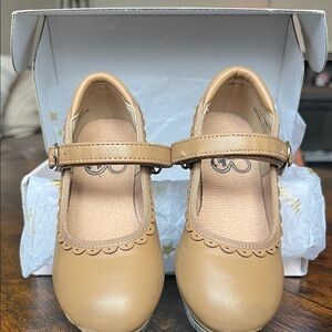 Tap Dance Shoes for Girls' Tan Mary Jane Style with Scalloped Edge